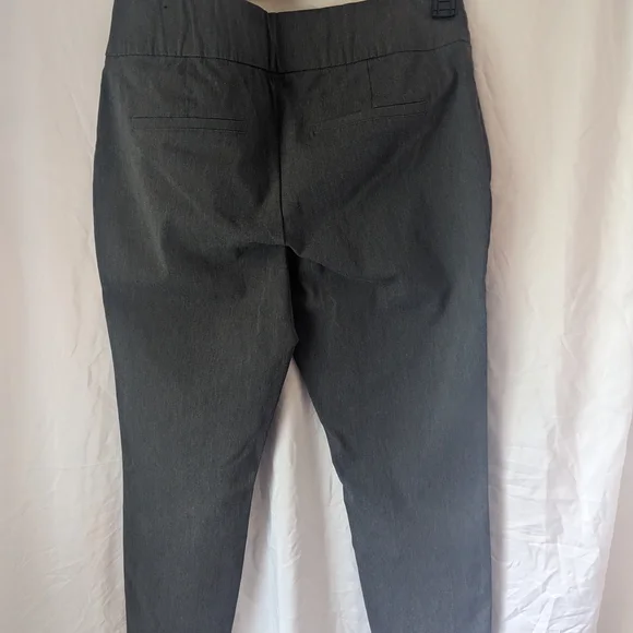 Maurices Bengaline Gray Cropped Dress/Casual Pants, sz 16w, EUC - Picture 2 of 3